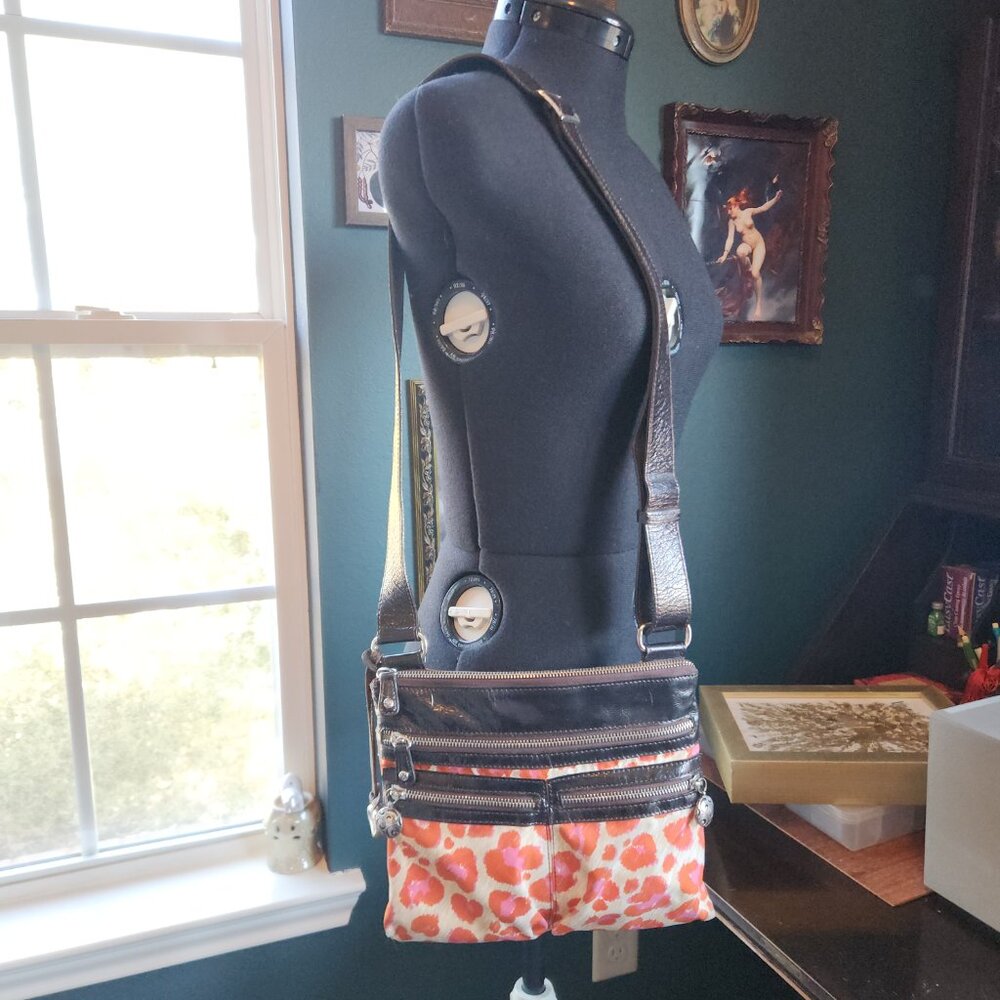 Brighton Crossbody Leopard Heart Pink and Red Pattern Purse w/Dark Leather - Picture 8 of 8
